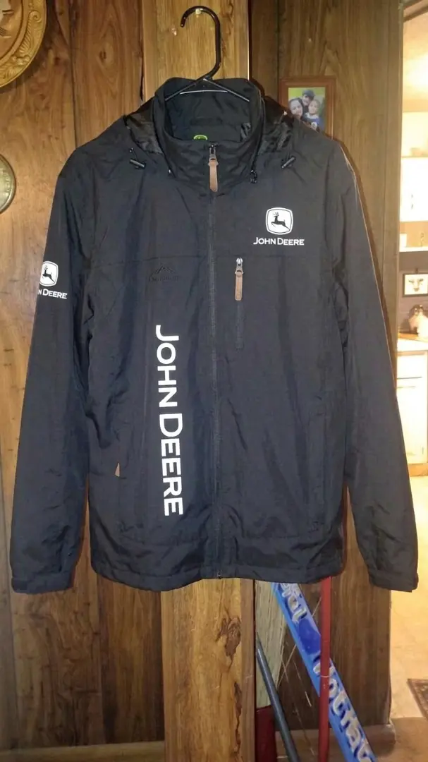 Exclusive Logo Waterproof Windbreaker Outdoor Jacket Detachable Hood photo review
